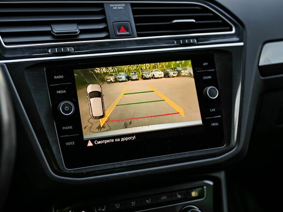 2018 Volkswagen Tiguan II, серебристый, 2180000 рублей - вид 7