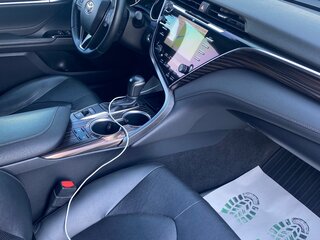 2020 Toyota Camry VIII (XV70), чёрный, 2950000 рублей, вид 4