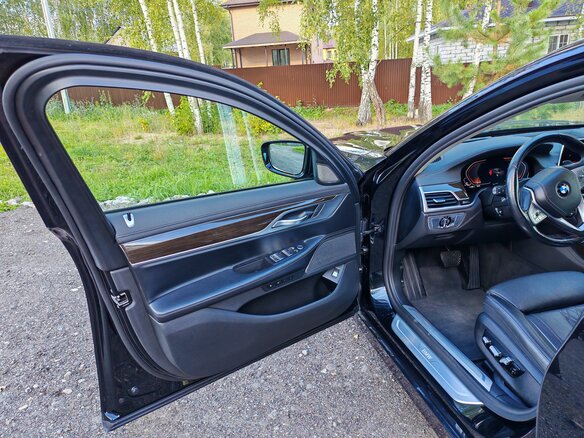 2021 BMW 7 серии 740i VI (G11/G12) Рестайлинг, чёрный, 5950000 рублей - вид 6