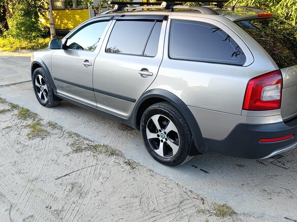 2011 Skoda Octavia Scout II (A5) Рестайлинг, серый, 1200000 рублей - вид 6