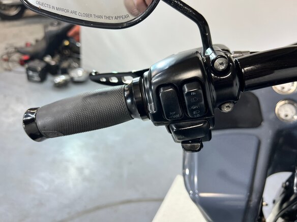 2012 Harley-Davidson Road Glide, серебристый, 760000 рублей - вид 24
