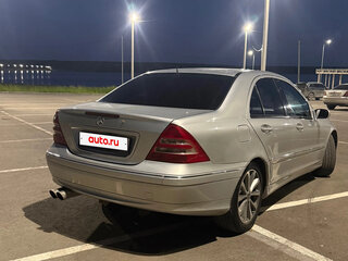 2002 Mercedes-Benz C-Класс 240 II (W203), серебристый, 700000 рублей, вид 3