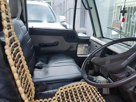 1989 Nissan Atlas, белый, 450000 рублей, вид 1