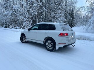 2012 Volkswagen Touareg II, белый, 1600000 рублей, вид 4