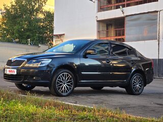2011 Skoda Octavia II (A5) Рестайлинг, чёрный, 750000 рублей, вид 1