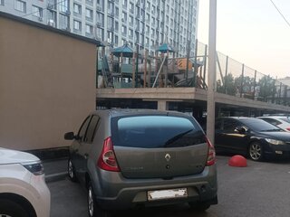 2010 Renault Sandero I, серебристый, 530000 рублей, вид 4