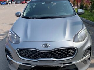 2019 Kia Sportage IV Рестайлинг, серебристый, 2200000 рублей, вид 3