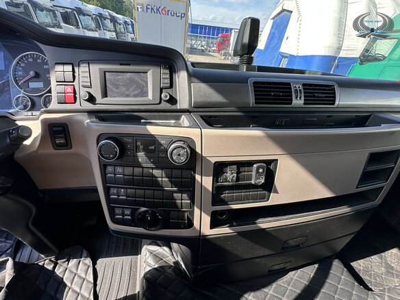 2020 MAN TGX, красный, 8500000 рублей - вид 23