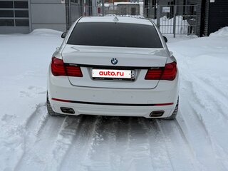 2013 BMW 7 серии Long 740Li xDrive V (F01/F02/F04) Рестайлинг, белый, 2490000 рублей, вид 3
