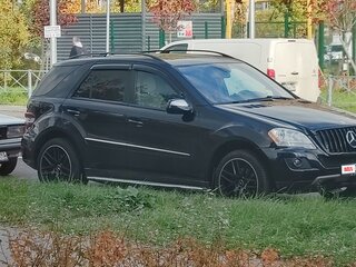 2009 Mercedes-Benz M-Класс 320 II (W164) Рестайлинг, синий, 1000000 рублей, вид 2
