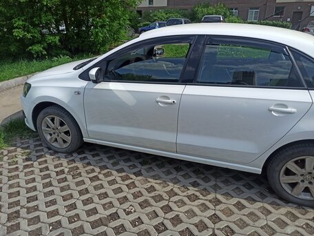 2011 Volkswagen Polo V, белый, 550000 рублей, вид 4