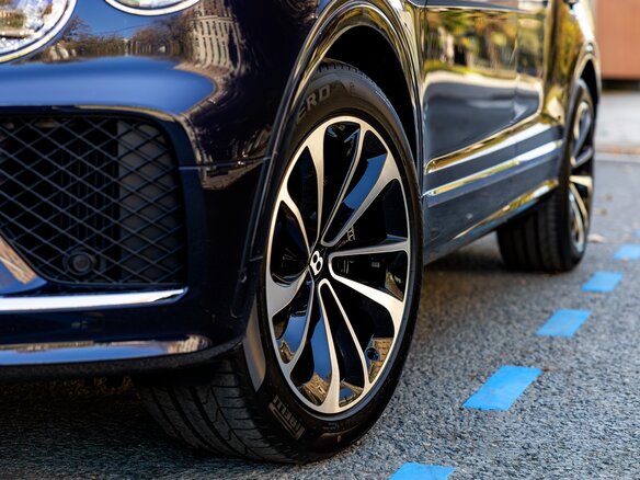 2025 Bentley Bentayga I Рестайлинг, синий, 42700000 рублей - вид 15