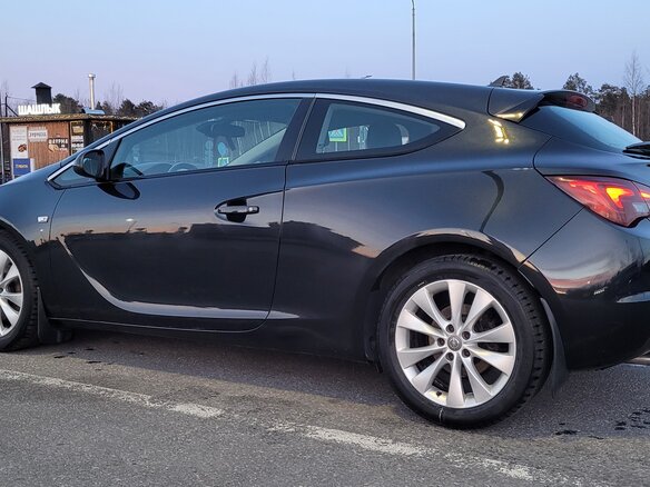 2012 Opel Astra GTC J Рестайлинг, чёрный, 880000 рублей - вид 12