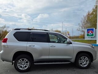 2011 Toyota Land Cruiser Prado 150 Series, серебристый, 2840000 рублей, вид 4