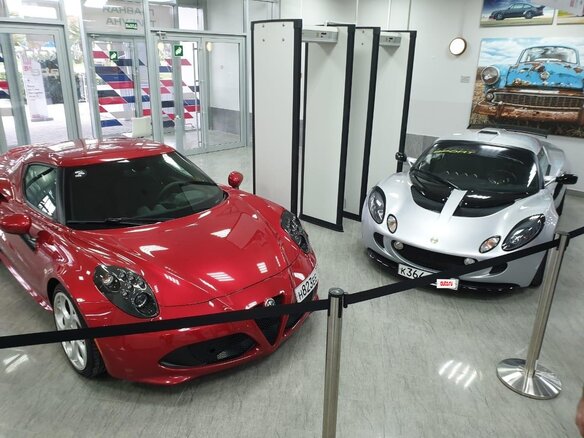 2014 Alfa Romeo 4C, красный, 10000000 рублей - вид 12