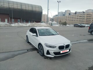 2022 BMW 1 серии 120i III (F52) Рестайлинг, белый, 2550000 рублей, вид 3