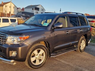 2014 Toyota Land Cruiser 200 Series Рестайлинг 1, серый, 6500000 рублей, вид 1