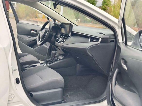 2022 Toyota Corolla XII (E210), белый, 1140000 рублей - вид 6