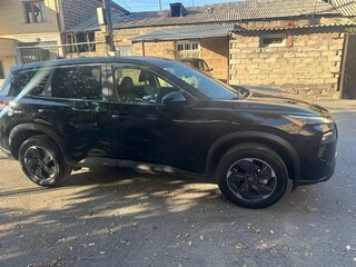 2024 Nissan Rogue III Рестайлинг, чёрный, 2150000 рублей, вид 5