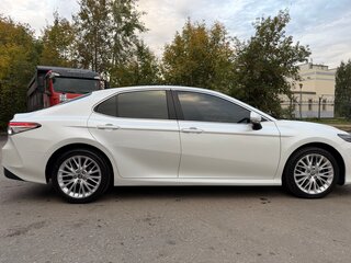 2021 Toyota Camry VIII (XV70) Рестайлинг, белый, 2850000 рублей, вид 5