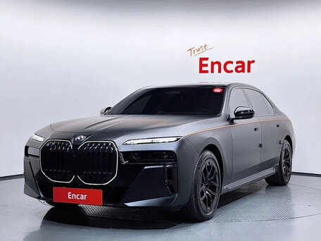 BMW 7 серии VII (G70)
