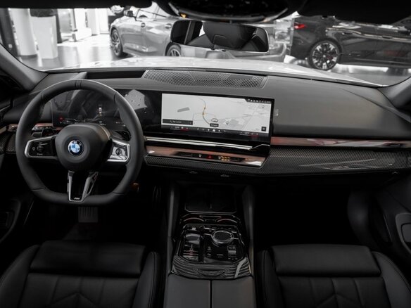 2025 BMW 5 серии 520d VIII (G60/G61/G68), серебристый, 9791700 рублей - вид 5
