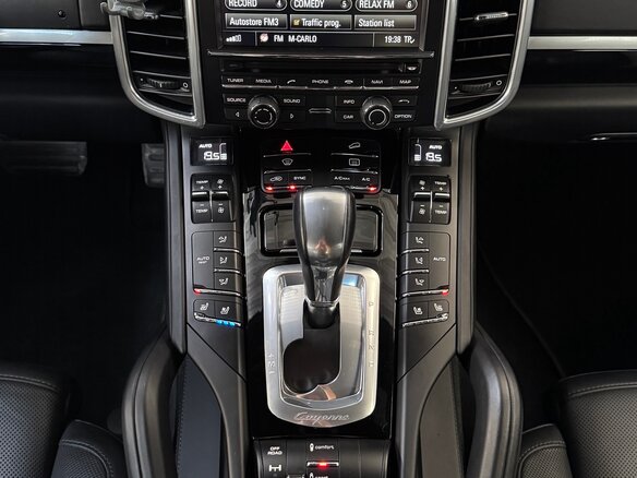 2015 Porsche Cayenne II Рестайлинг (958), белый, 4355000 рублей - вид 13