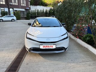 2023 Toyota Prius V (XW60), белый, 3600000 рублей, вид 2