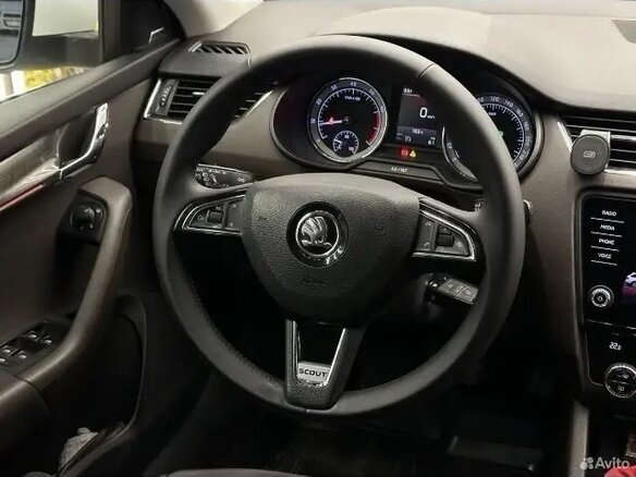 2017 Skoda Octavia Scout III (A7) Рестайлинг, белый, 2527000 рублей - вид 36