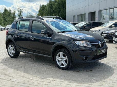 2017 Renault Sandero Stepway II, чёрный, 950000 рублей, вид 3