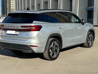 2025 Skoda Kodiaq II, серебристый, 5200000 рублей, вид 2