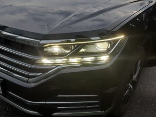 2021 Volkswagen Touareg III, чёрный, 6035000 рублей, вид 3