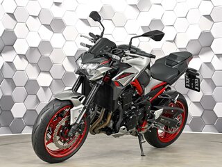 2023 Kawasaki Z 900, серый, 1099000 рублей, вид 2