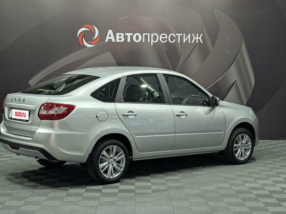 2026 Lada (ВАЗ) Granta I Рестайлинг, серебристый, 1118000 рублей - вид 4
