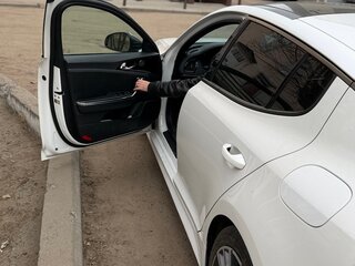 2020 Kia Stinger I, белый, 2900000 рублей, вид 3