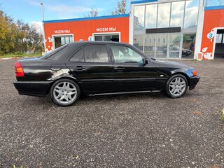 1997 Mercedes-Benz C-Класс 180 I (W202) Рестайлинг, чёрный, 300000 рублей, вид 1