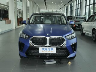 2025 BMW X2 sDrive25i II (U10), синий, 5745000 рублей, вид 3
