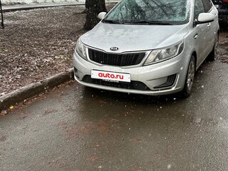 2015 Kia Rio III Рестайлинг, серебристый, 800000 рублей, вид 2