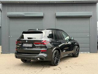 2026 BMW X5 30d IV (G05/G18) Рестайлинг, чёрный, 16590000 рублей, вид 4