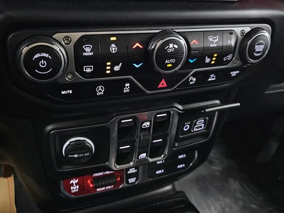 2023 Jeep Gladiator II (JT), белый - вид 13