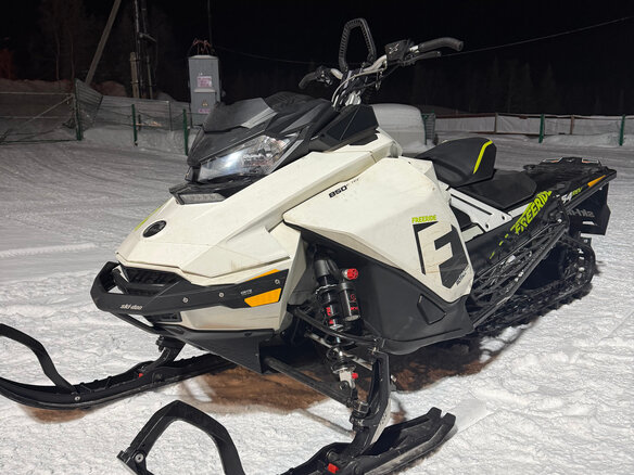 2017 BRP Ski-Doo Freeride, белый, 1050000 рублей - вид 1