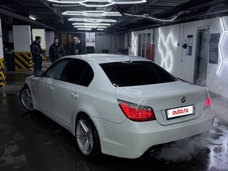 2008 BMW 5 серии 528i V (E60/E61) Рестайлинг, белый, 1500000 рублей, вид 3