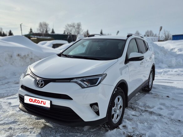 2018 Toyota RAV4 IV (XA40) Рестайлинг, белый, 2360000 рублей - вид 5