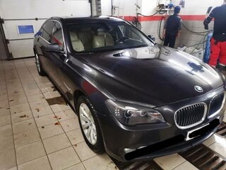 2011 BMW 7 серии Long 750Li xDrive V (F01/F02/F04), чёрный, 1099000 рублей, вид 3