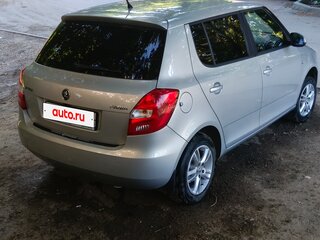 2013 Skoda Fabia II Рестайлинг, серебристый, 650000 рублей, вид 3