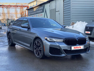 2020 BMW 5 серии 540i VII (G30/G31/G38) Рестайлинг, серебристый, 4900000 рублей, вид 3