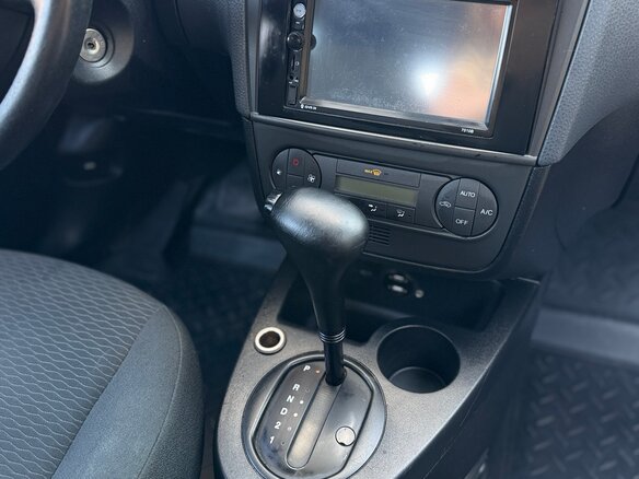 2007 Ford Fiesta Mk5, красный, 369000 рублей - вид 12