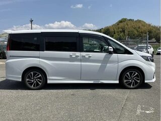 2022 Honda Stepwgn Spada V Рестайлинг, белый, 1899000 рублей, вид 5