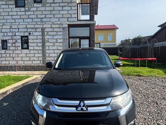 2017 Mitsubishi Outlander III Рестайлинг 2, чёрный, 1300000 рублей - вид 2