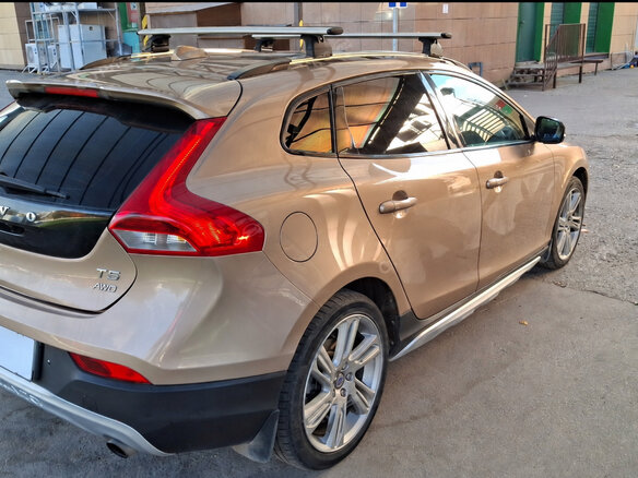 2013 Volvo V40 Cross Country I, золотистый - вид 9